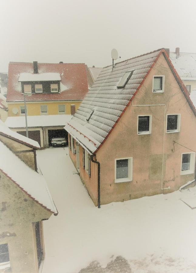 Ferien-Messe-Handwerkerwohnung-Haustiere Willkommen Lauf an der Pegnitz Buitenkant foto